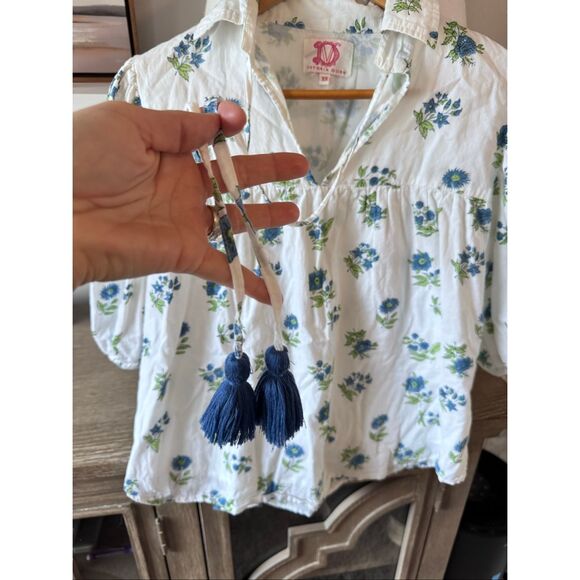 Victoria Dunn Juniper Print White Top with Blue Flowers Size XS - Picture 4 of 8